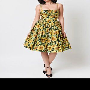 RARE Gorgeous Bernie Dexter TammieW Dress in sunflower print. Size S. Like New.
